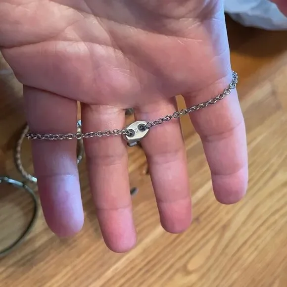 JEWELRY | bundle of 4 bracelets - Picture 16 of 16